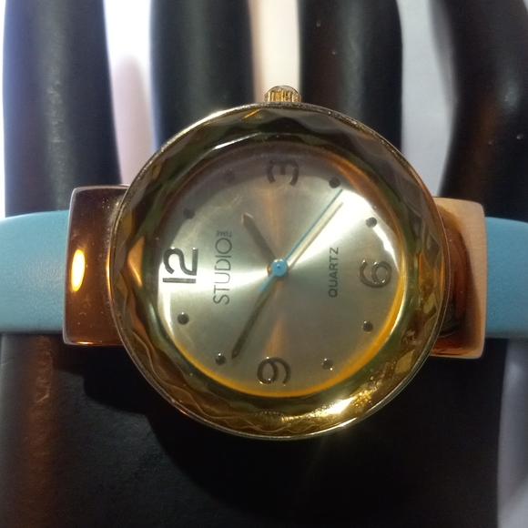 Ladies Studio watch - Picture 2 of 3